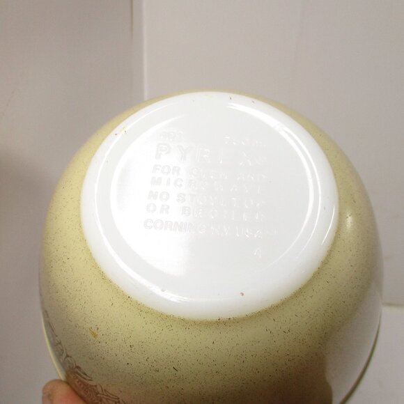Vintage Pyrex Mixing Bowl 401 Forest Fancies Mushrooms Brown Tan Small 750ml - Picture 7 of 7